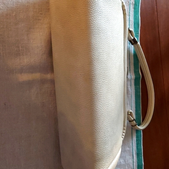 Classic Vintage Handbag - Picture 5 of 5